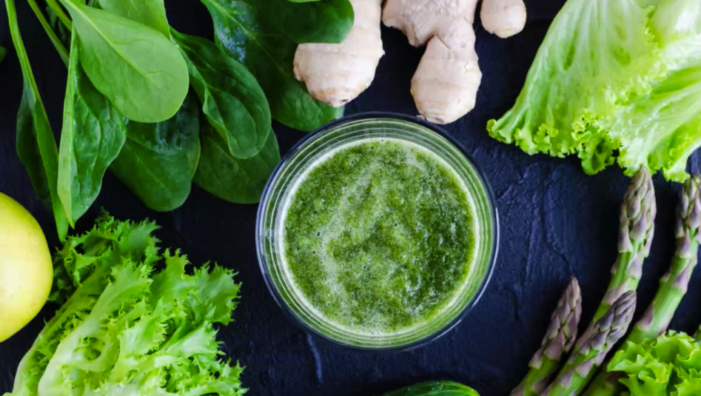 DIY Health Tonics: Ginger and Kale Juice